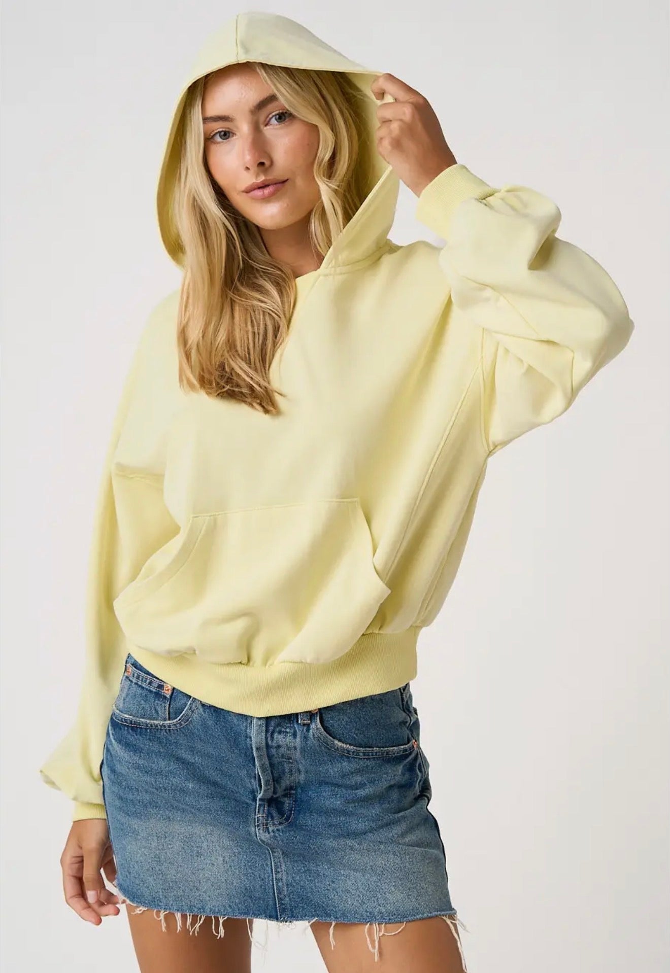Loose Fit Casual Cropped
Slouch Hoodie- Yellow