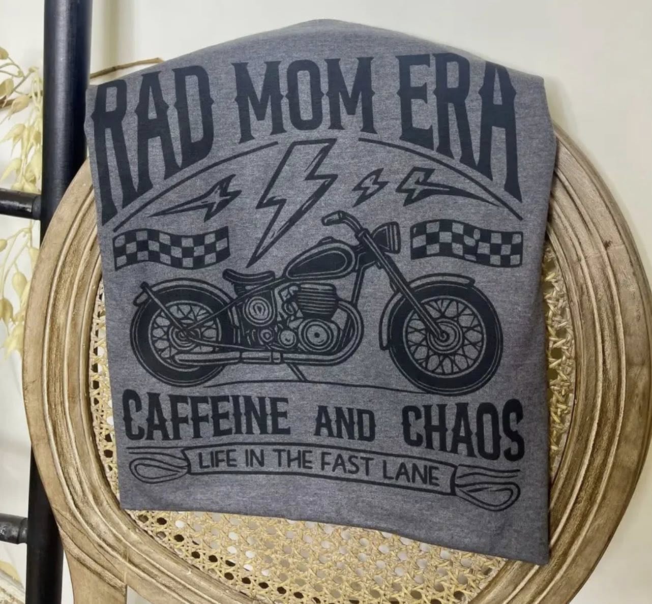 Rad Mom Tee